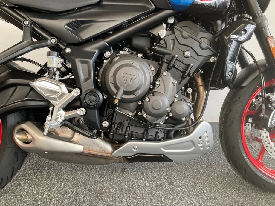 Angebot Triumph Trident 660 Triple Tribute Bild 12: Angebot Triumph Trident 660 Triple Tribute