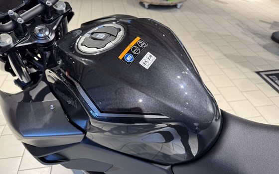 Gebrauchtmotorrad Kawasaki Z7 Hybrid - Bild 5