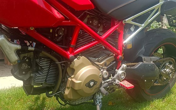 Gebrauchtmotorrad Ducati Hypermotard 1100 S - Bild 5 Gebrauchtmotorrad Ducati Hypermotard 1100 S - Bild 5