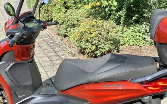 Gebrauchtmotorrad Piaggio Beverly 400 S - Bild 4