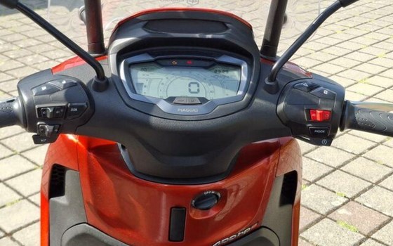 Gebrauchtmotorrad Piaggio Beverly 400 S - Bild 6