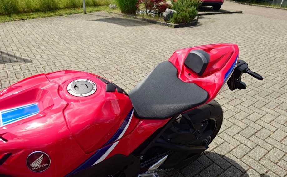 Angebot Honda CBR1000RR-R Fireblade SP Bild 12: Angebot Honda CBR1000RR-R Fireblade SP