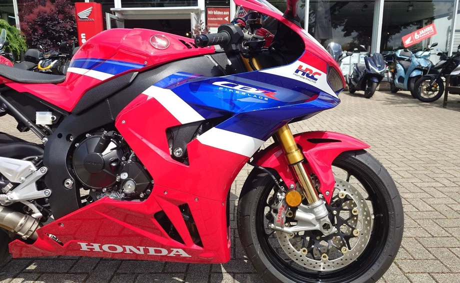 Angebot Honda CBR1000RR-R Fireblade SP Bild 3: Angebot Honda CBR1000RR-R Fireblade SP