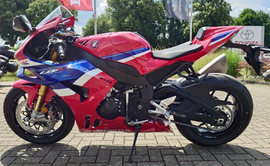 Angebot Honda CBR1000RR-R Fireblade SP Bild 6: Angebot Honda CBR1000RR-R Fireblade SP