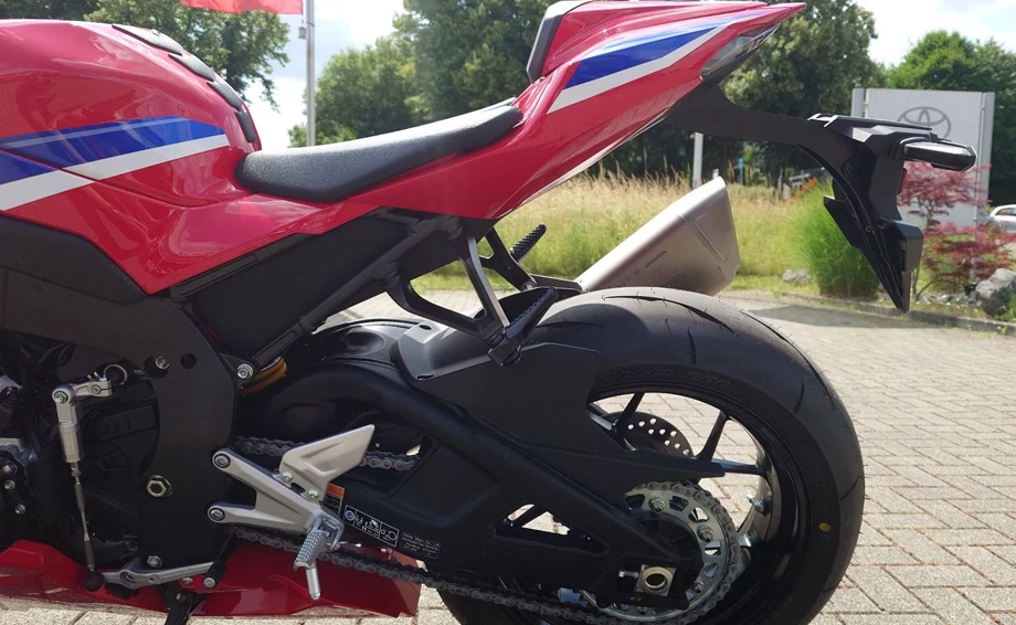 Angebot Honda CBR1000RR-R Fireblade SP Bild 8: Angebot Honda CBR1000RR-R Fireblade SP