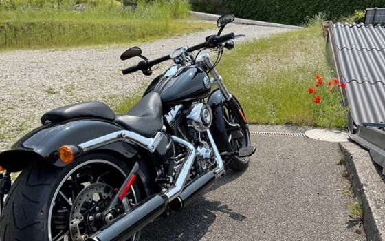 Gebrauchtmotorrad Harley-Davidson Softail Breakout FXSB - Bild 2 Gebrauchtmotorrad Harley-Davidson Softail Breakout FXSB - Bild 2