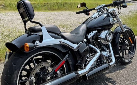 Gebrauchtmotorrad Harley-Davidson Softail Breakout FXSB - Bild 4 Gebrauchtmotorrad Harley-Davidson Softail Breakout FXSB - Bild 4