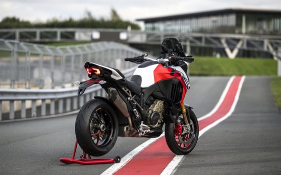 Neufahrzeug Ducati Multistrada V4 RS - Bild 17