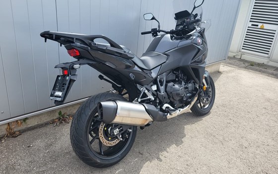 Gebrauchtmotorrad Honda NT1100 DCT Electronic Suspension - Bild 2 Gebrauchtmotorrad Honda NT1100 DCT Electronic Suspension - Bild 2
