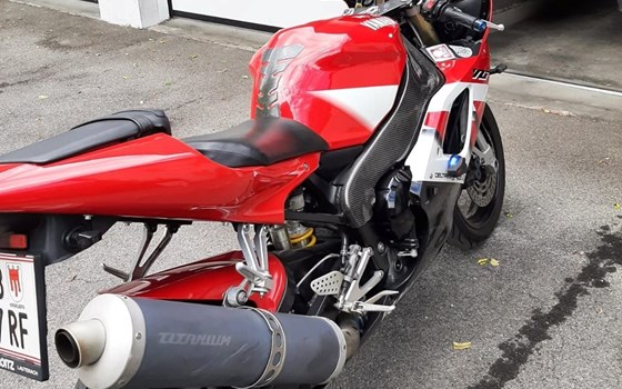 Gebrauchtmotorrad Yamaha R1 - Bild 2 Gebrauchtmotorrad Yamaha R1 - Bild 2