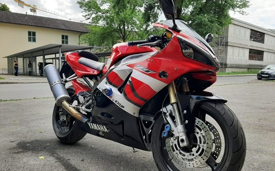 Gebrauchtmotorrad Yamaha R1 - Bild 3 Gebrauchtmotorrad Yamaha R1 - Bild 3