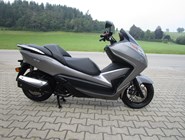 Honda Forza 300