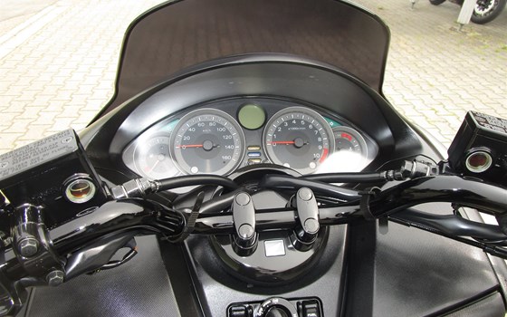 Gebrauchtmotorrad Honda Forza 300 - Bild 3