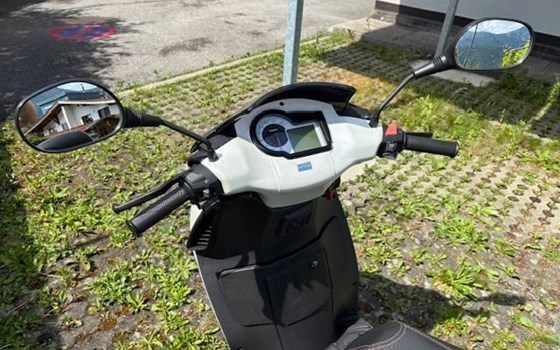 Gebrauchtmotorrad Derbi Rambla 300 i.e. - Bild 10 Gebrauchtmotorrad Derbi Rambla 300 i.e. - Bild 10