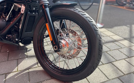 Gebrauchtmotorrad Harley-Davidson Softail Street Bob FXBB - Bild 10 Gebrauchtmotorrad Harley-Davidson Softail Street Bob FXBB - Bild 10
