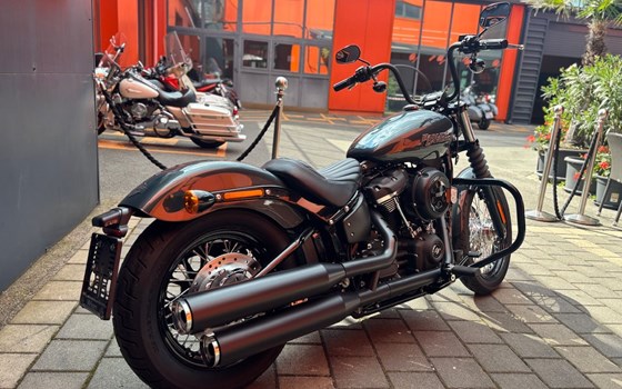 Gebrauchtmotorrad Harley-Davidson Softail Street Bob FXBB - Bild 3 Gebrauchtmotorrad Harley-Davidson Softail Street Bob FXBB - Bild 3