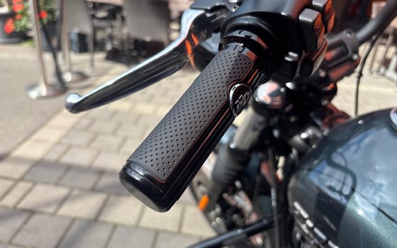 Gebrauchtmotorrad Harley-Davidson Softail Street Bob FXBB - Bild 6 Gebrauchtmotorrad Harley-Davidson Softail Street Bob FXBB - Bild 6