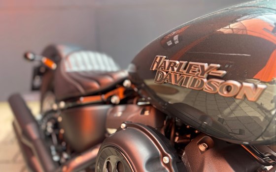 Gebrauchtmotorrad Harley-Davidson Softail Street Bob FXBB - Bild 7 Gebrauchtmotorrad Harley-Davidson Softail Street Bob FXBB - Bild 7