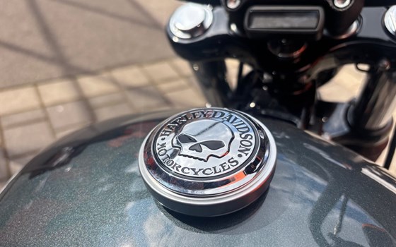 Gebrauchtmotorrad Harley-Davidson Softail Street Bob FXBB - Bild 8 Gebrauchtmotorrad Harley-Davidson Softail Street Bob FXBB - Bild 8