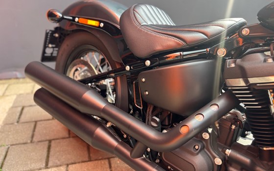 Gebrauchtmotorrad Harley-Davidson Softail Street Bob FXBB - Bild 9 Gebrauchtmotorrad Harley-Davidson Softail Street Bob FXBB - Bild 9