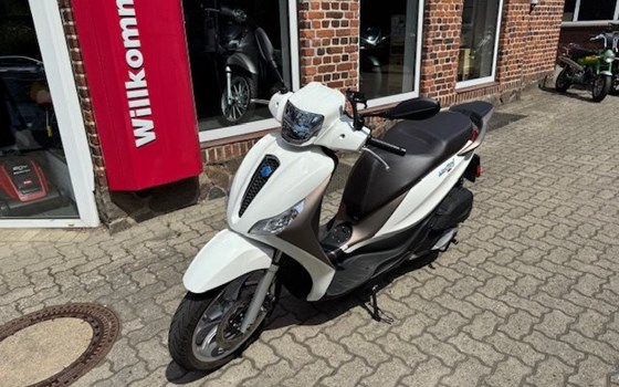 Gebrauchtmotorrad Piaggio Medley 125 ie IGET - Bild 1