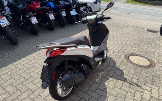 Gebrauchtmotorrad Piaggio Medley 125 ie IGET - Bild 3