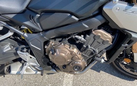 Gebrauchtmotorrad Honda CBR650R - Bild 4 Gebrauchtmotorrad Honda CBR650R - Bild 4
