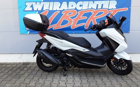 Gebrauchtmotorrad Honda Forza 350 - Bild 2