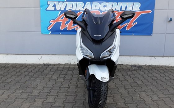 Gebrauchtmotorrad Honda Forza 350 - Bild 8