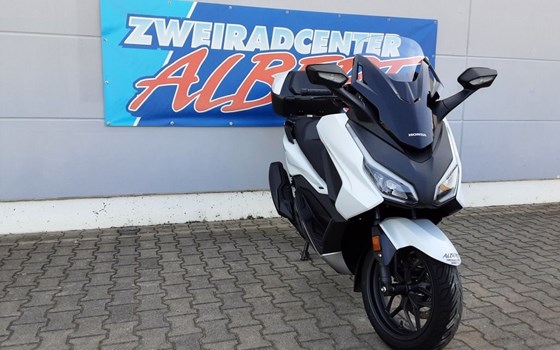 Gebrauchtmotorrad Honda Forza 350 - Bild 9