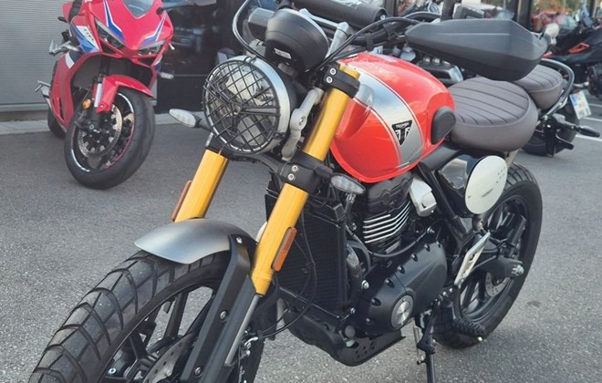 Triumph Scrambler 400 X
