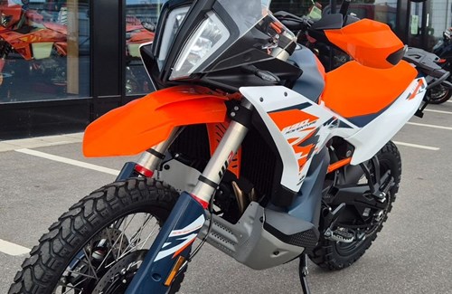 Neumotorrad KTM 890 Adventure R