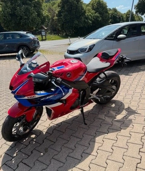 Angebot Honda CBR1000RR-R Fireblade Bild 10: Angebot Honda CBR1000RR-R Fireblade