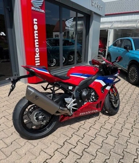 Angebot Honda CBR1000RR-R Fireblade Bild 4: Angebot Honda CBR1000RR-R Fireblade