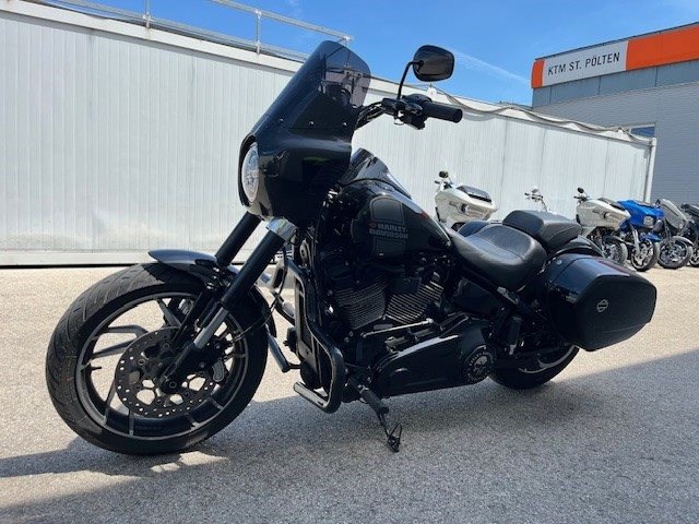 Harley-Davidson Softail Sport Glide FLSB (Vivid Black) - Bild 10