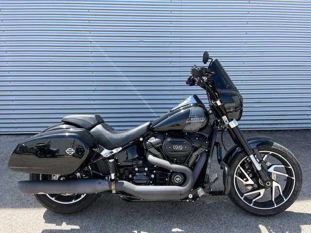 Harley-Davidson Softail Sport Glide FLSB (Vivid Black) - Bild 2