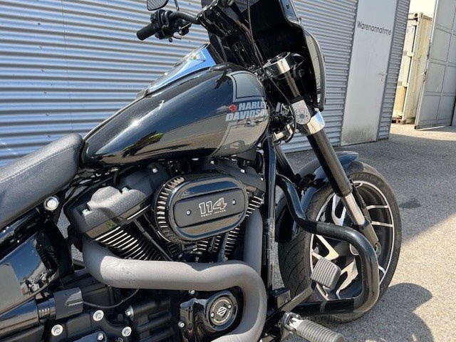 Harley-Davidson Softail Sport Glide FLSB (Vivid Black) - Bild 3