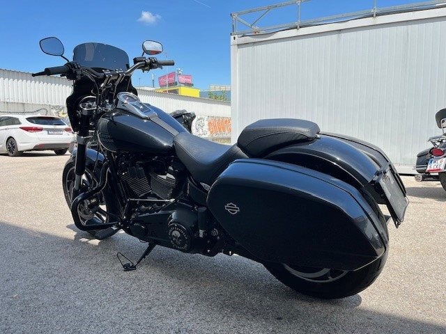Harley-Davidson Softail Sport Glide FLSB (Vivid Black) - Bild 9