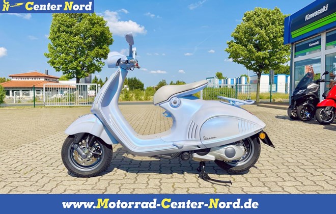 Vespa 946 Snake