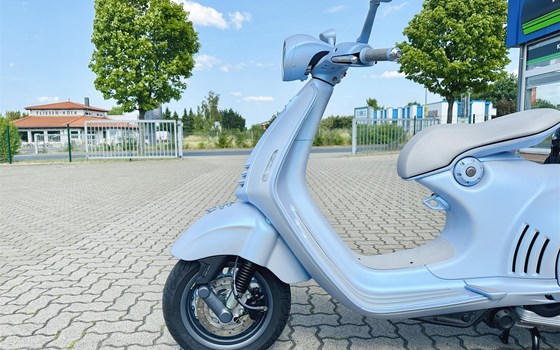 Neufahrzeug Vespa 946 Snake - Bild 10