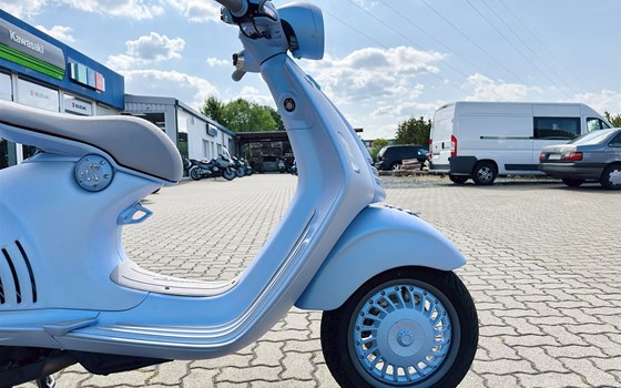 Neufahrzeug Vespa 946 Snake - Bild 13