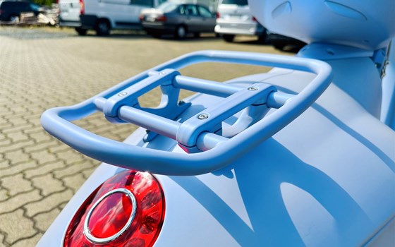 Neufahrzeug Vespa 946 Snake - Bild 17