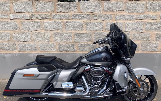 Gebrauchtmotorrad Harley-Davidson CVO Street Glide FLHXSE - Bild 8