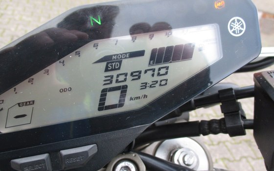 Gebrauchtmotorrad Yamaha MT-09 Street Rally - Bild 10