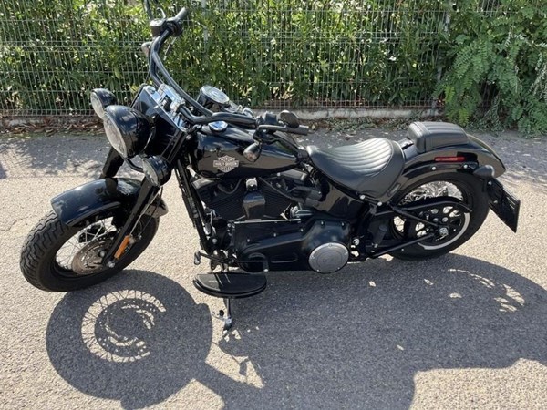 Gebrauchtmotorrad Harley-Davidson Softail Slim FLS