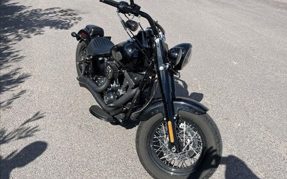 Gebrauchtmotorrad Harley-Davidson Softail Slim FLS - Bild 12