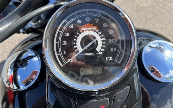 Gebrauchtmotorrad Harley-Davidson Softail Slim FLS - Bild 3