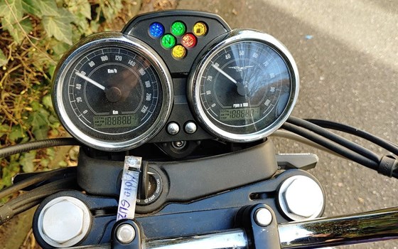 Gebrauchtmotorrad Moto Guzzi Nevada 750 Classic - Bild 4