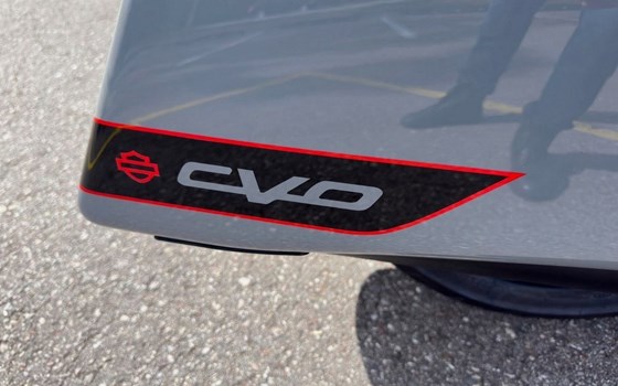 Gebrauchtmotorrad Harley-Davidson CVO Street Glide FLHXSE - Bild 15