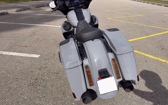 Gebrauchtmotorrad Harley-Davidson CVO Street Glide FLHXSE - Bild 6